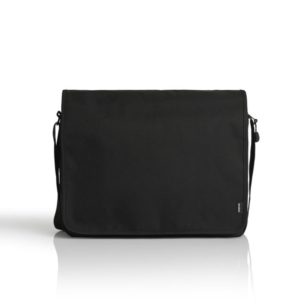 RECYCLED MESSENGER BAG FRONT