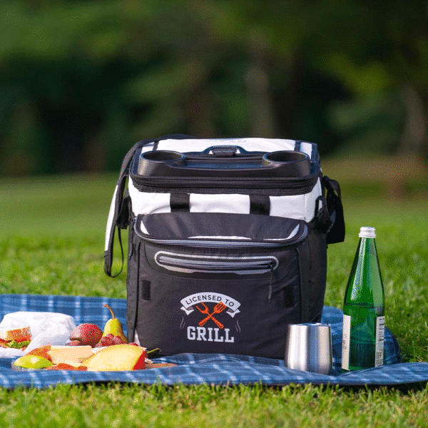 Arctic Zone Titan Deep Freeze Rolling Cooler With Cold Block
