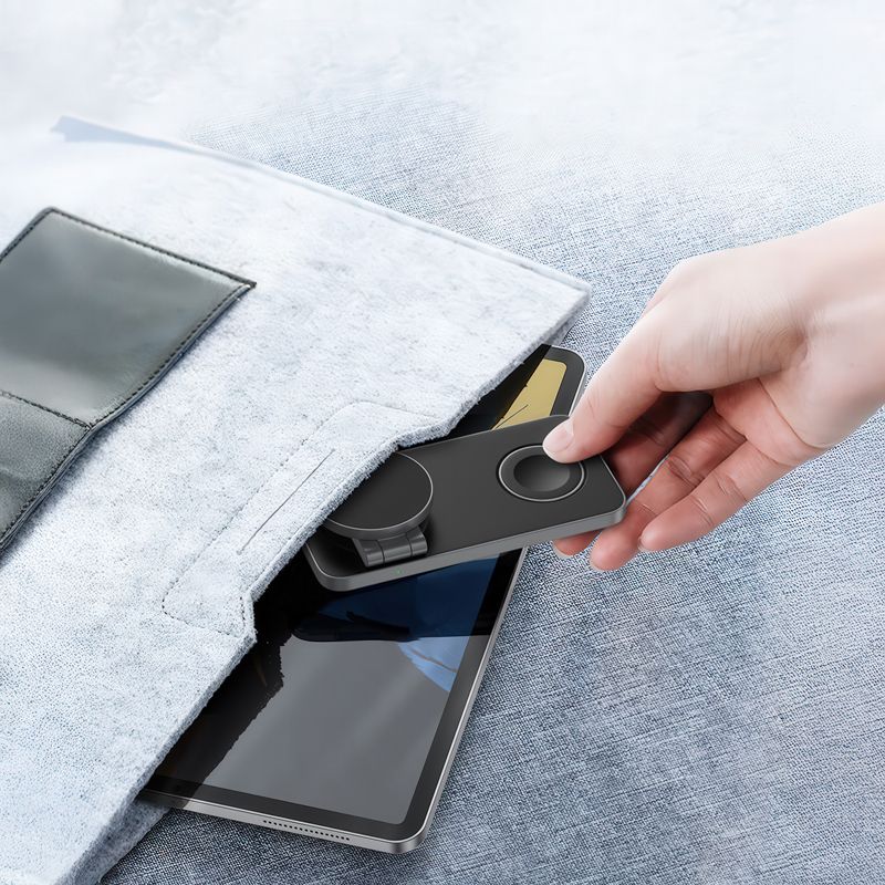 100 Christmas Corporate Gifts Countdown 2025 – Idea #42 Rodgers 15W 3n1 Magnetic Wireless Charging Station